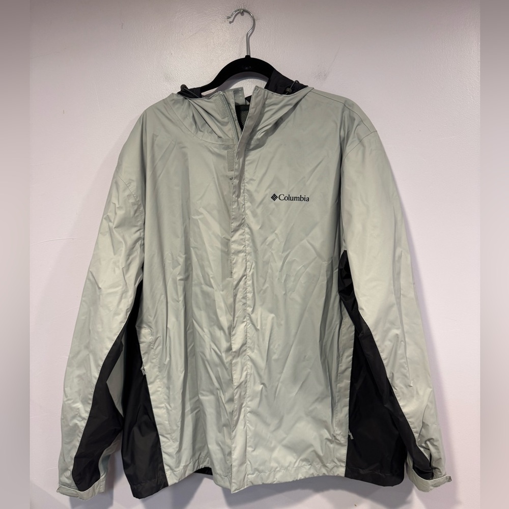 Columbia Black and Gray‎ Windbreaker Jacket